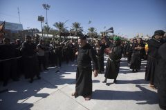 تتدفّق مواكبُ عزاء (الزنجيل) لإحياء مراسيم زيارة الأربعين